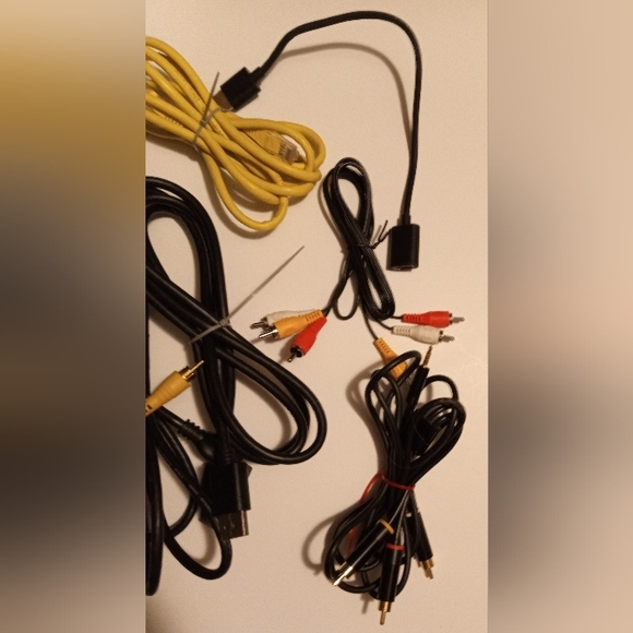 Assorted Audio and Video Cables For Electronics - Picture 4 of 4